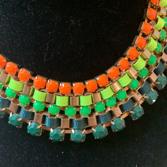 Multi colour statement necklace - Picture 2 of 3